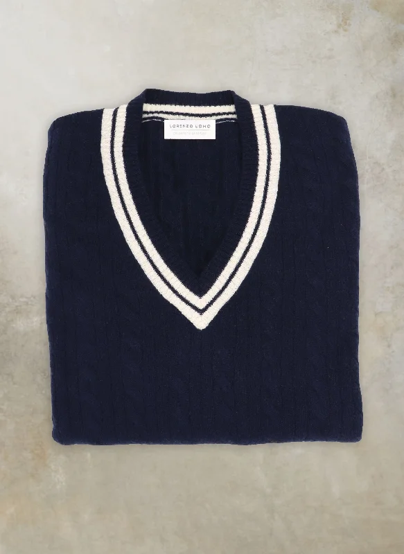 Casual Fit Men's Campo Tennis Cable V-Neck Cashmere Sweater in Navy