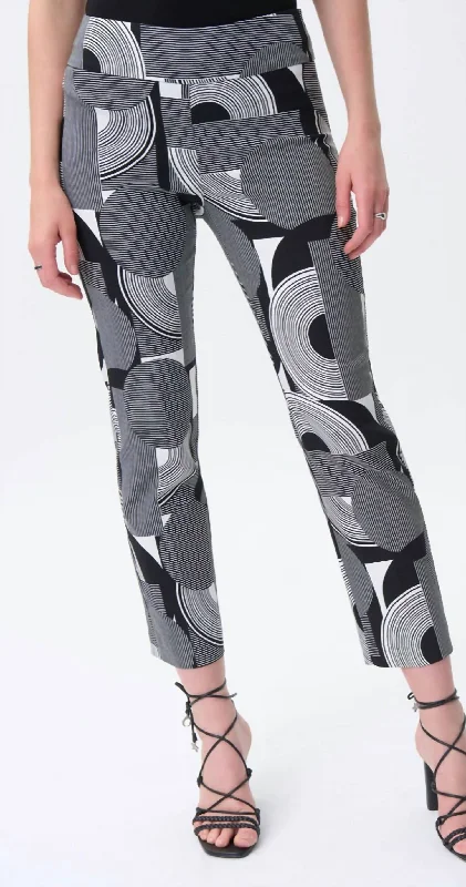 Fashion Must-have Geometric Print Cropped Pants In Vanilla Black