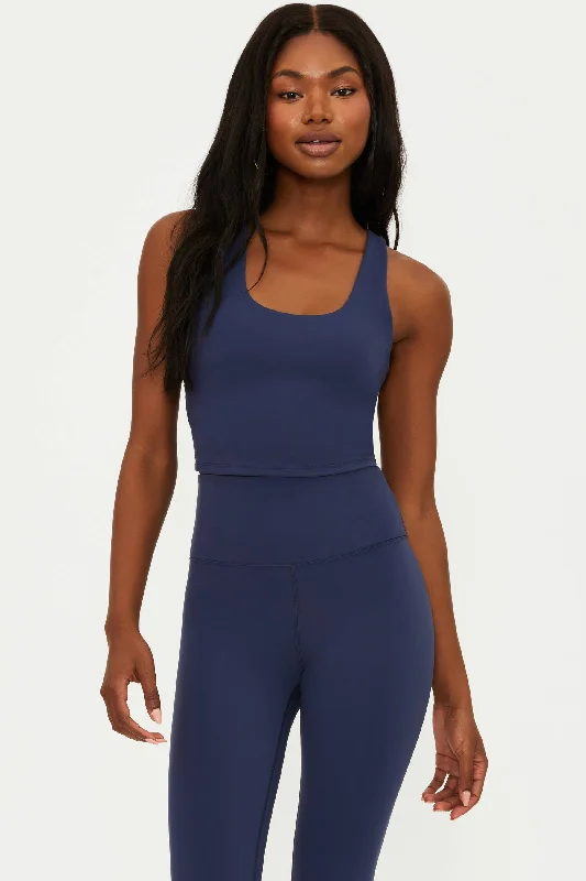 Age-reducing Style Yara Top Ultramarine Matte