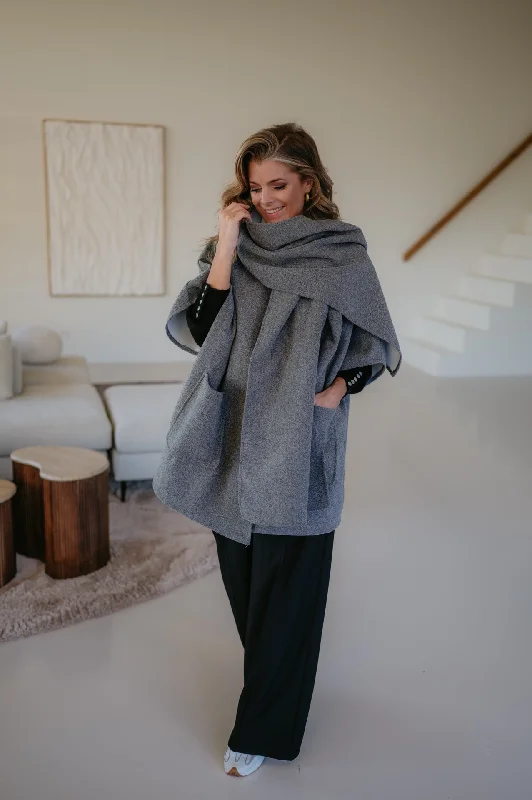 Exquisite Craftsmanship Campeggio cape I Grey