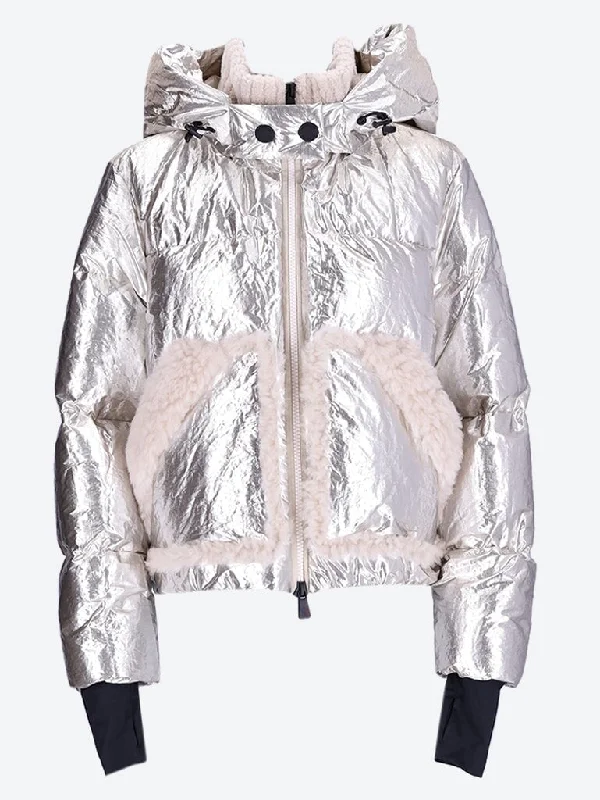 Cozy Street Style Apres ski trevelin bomber
