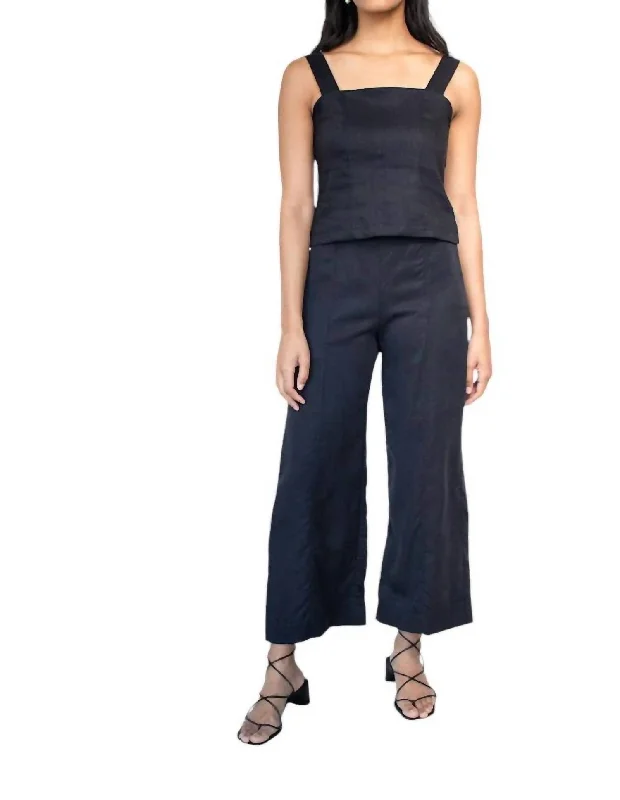 Celebrity Style Clean Jeans In Black