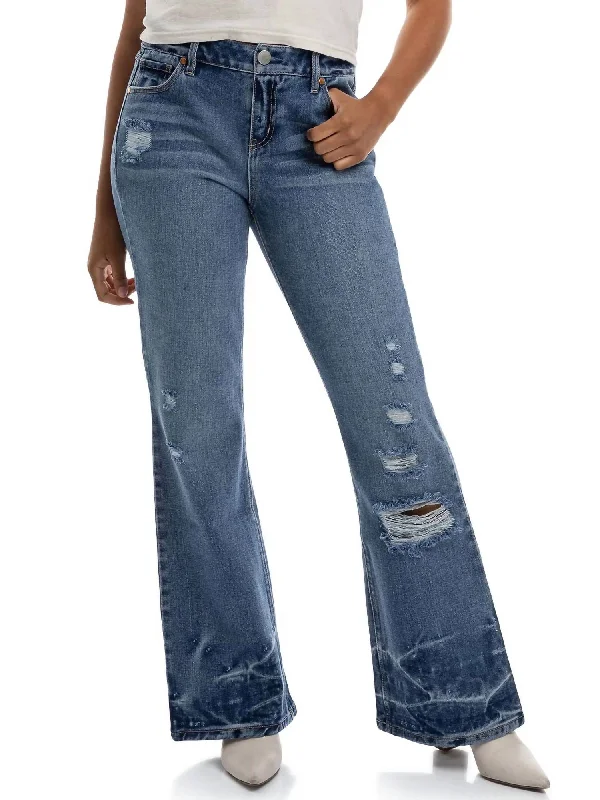 Elegant Style Leilani Destructed Mini Boot 32" Jeans In 1822 Denim