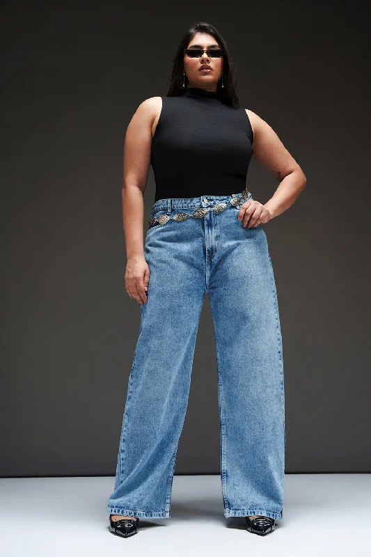 Integrated Design Pebble Blue Curve Straight fit Jeans