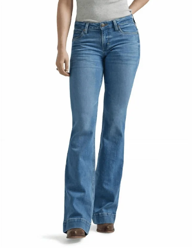 Chic Lounge Retro Mae Mid Rise Trouser Jean In Eva