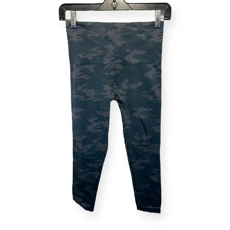 Retro Design Camouflage Print Athletic Leggings Gapfit, Size M