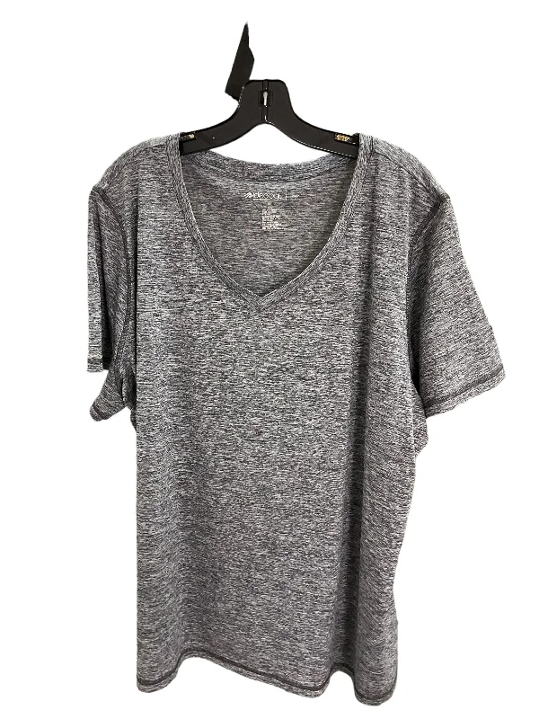 Light Fit Athletic Top Short Sleeve By Ideology In Grey, Size: 26