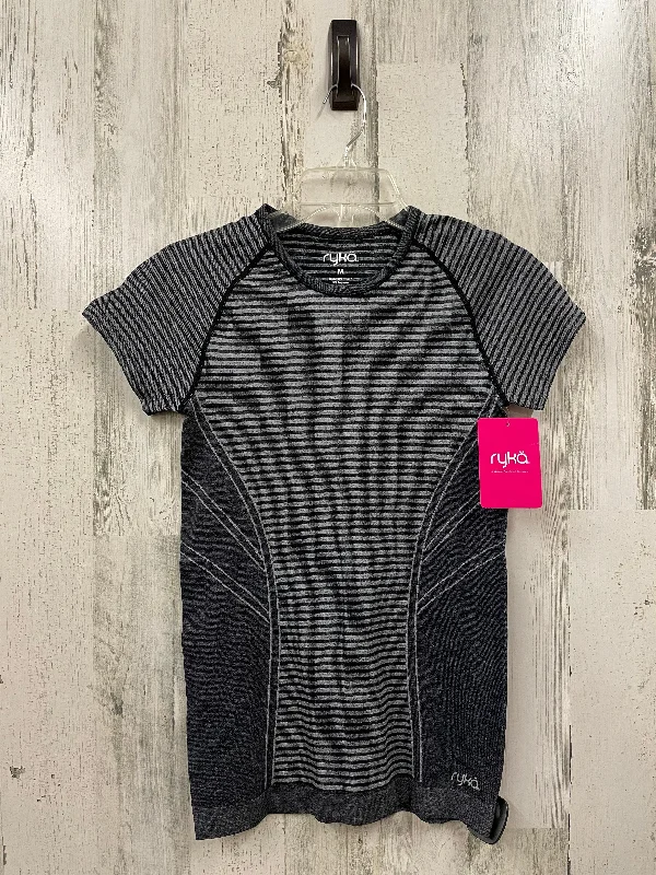 Versatile Style Athletic Top Short Sleeve By Ryka In Grey, Size: M
