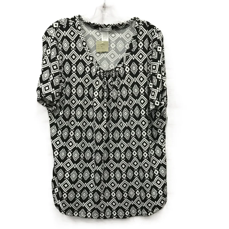 Minimal Classic Black & White Top Short Sleeve By emily stacy, Size: 3x