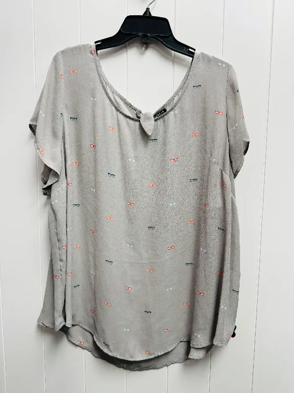 Knitted Design Grey & Pink Top Short Sleeve Torrid, Size 3x