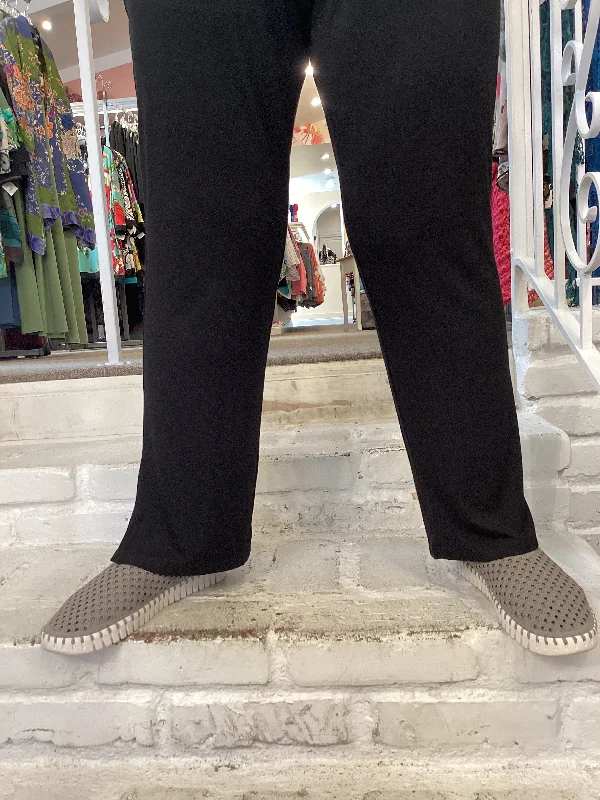 Weekend Comfort PETITE CLAIR PANT - BLACK