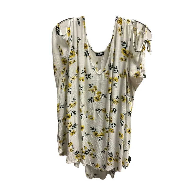 Everyday Style White & Yellow Top Short Sleeve Torrid, Size 3x