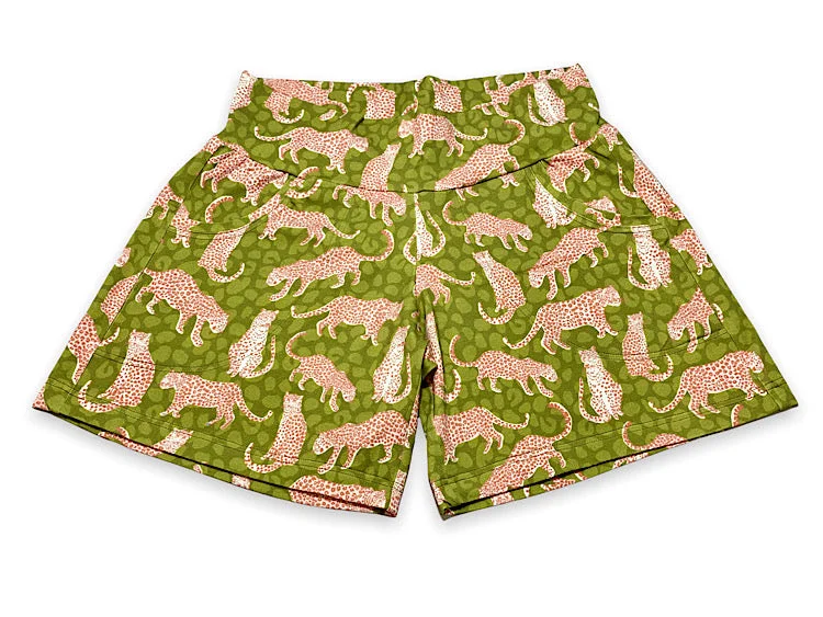Comfortable down Size Medium Ladies Shorts Olive Cheetah